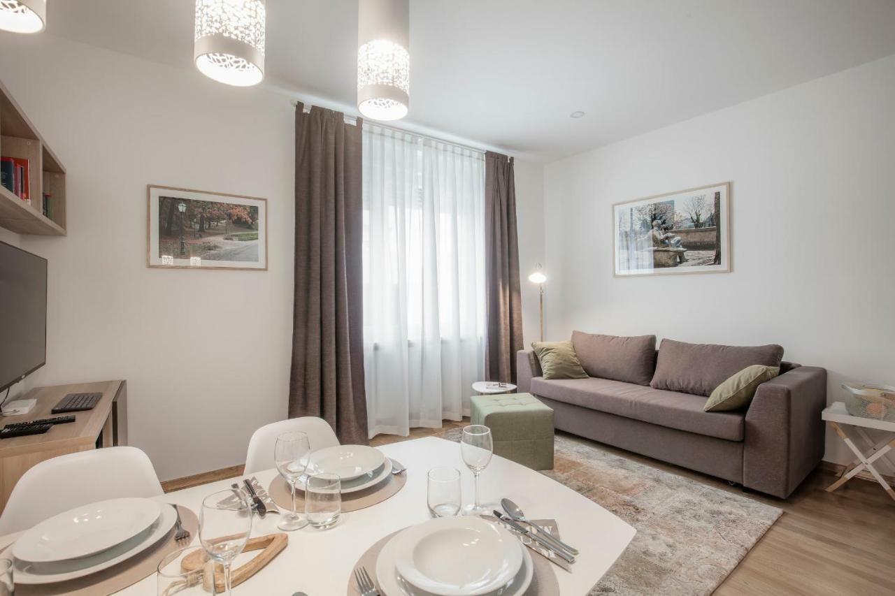 Apartment N10 *